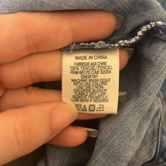 Anthropologie Cloth & Stone Denim Tencel Top Size XS - Picture 6 of 6